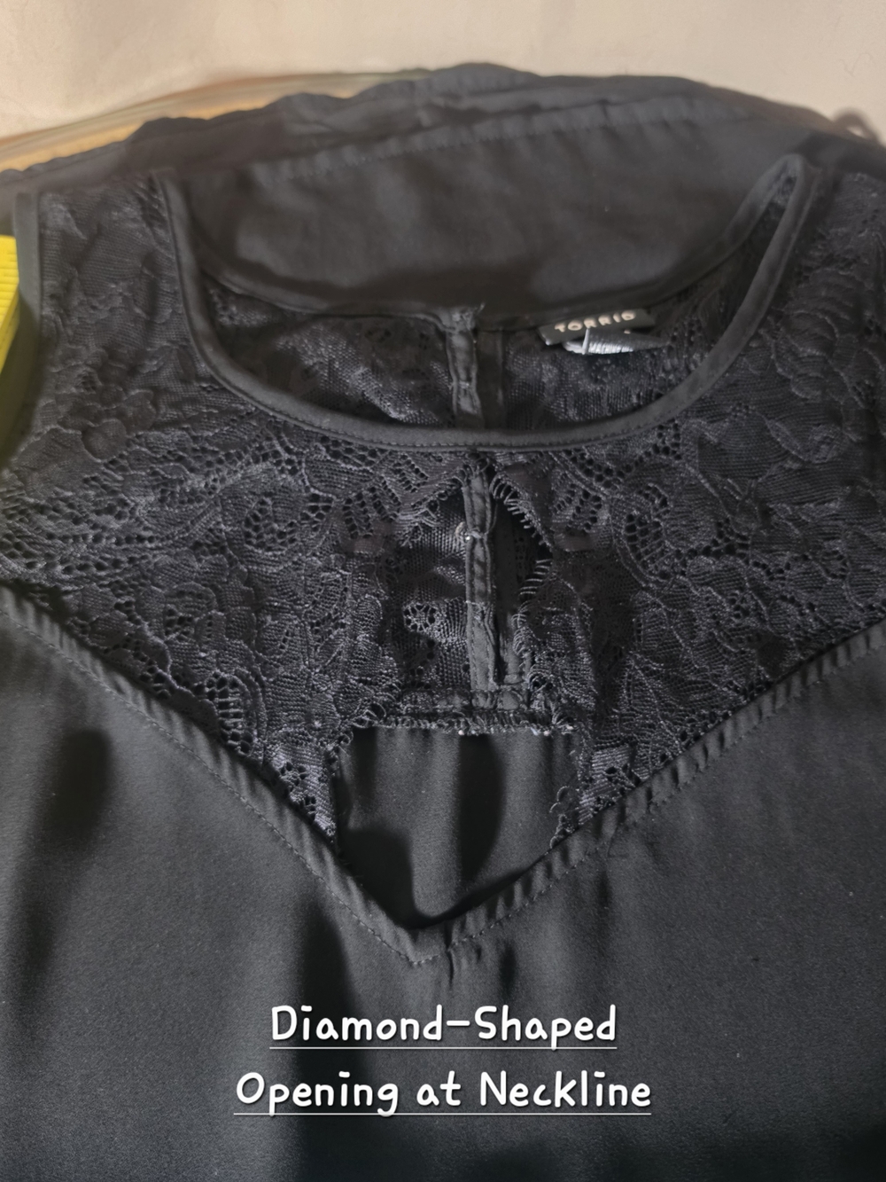 Size 2 Torrid Stunning Black Lace Sleeveless Top - Picture 2 of 6